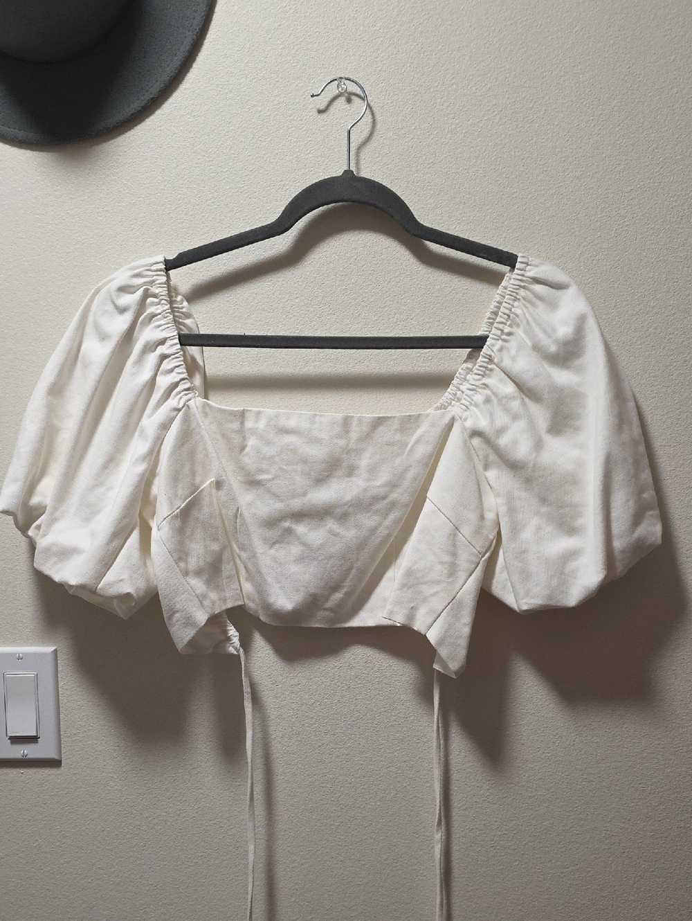 mahina Cream Puff-Sleeve Cropped Blouse with Square Neck